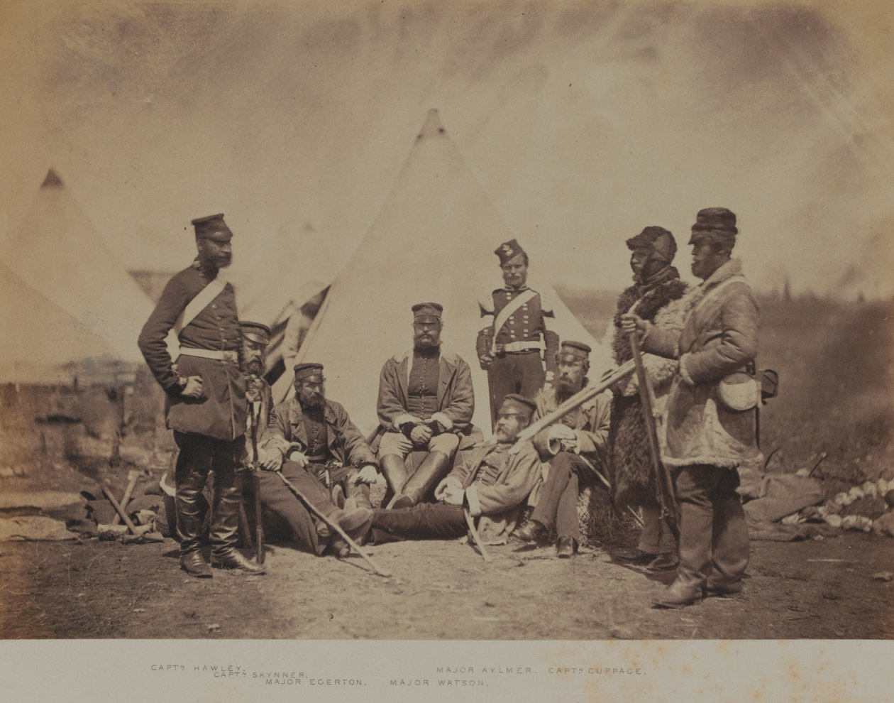 89. (prinsessa Victorian) jalkarykmentin upseerit ja miehet 52 valokuvan albumista, jotka liittyvät Krimin sotaan tekijältä Roger Fenton