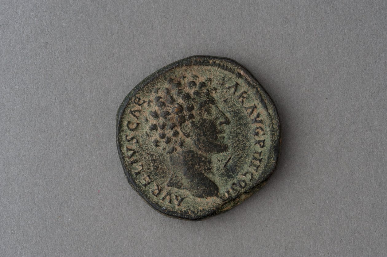 Marcus Aureliuksen kolikkona (pronssi) tekijältä Roman