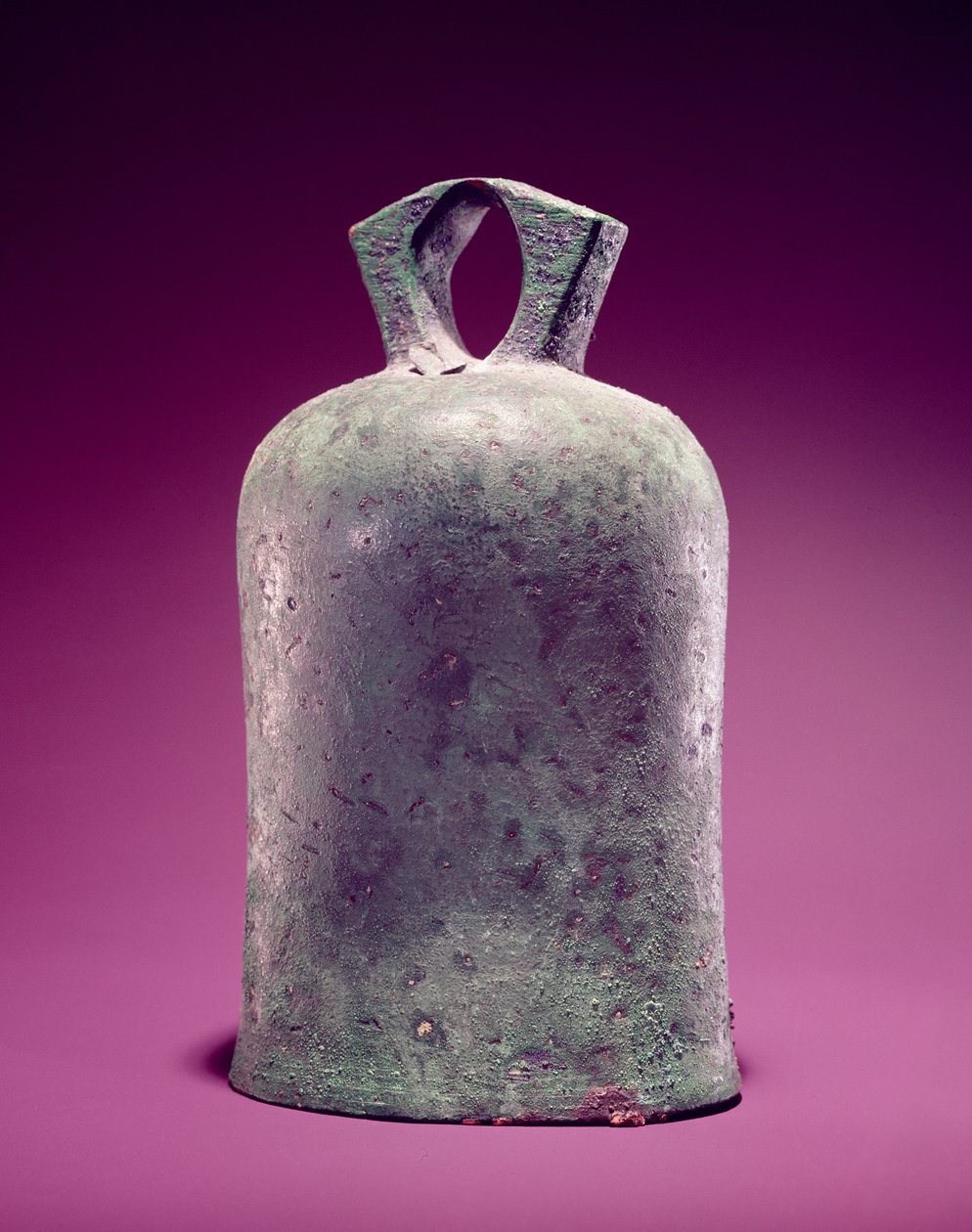 Bell, löydetty Englannista (pronssi) tekijältä Roman