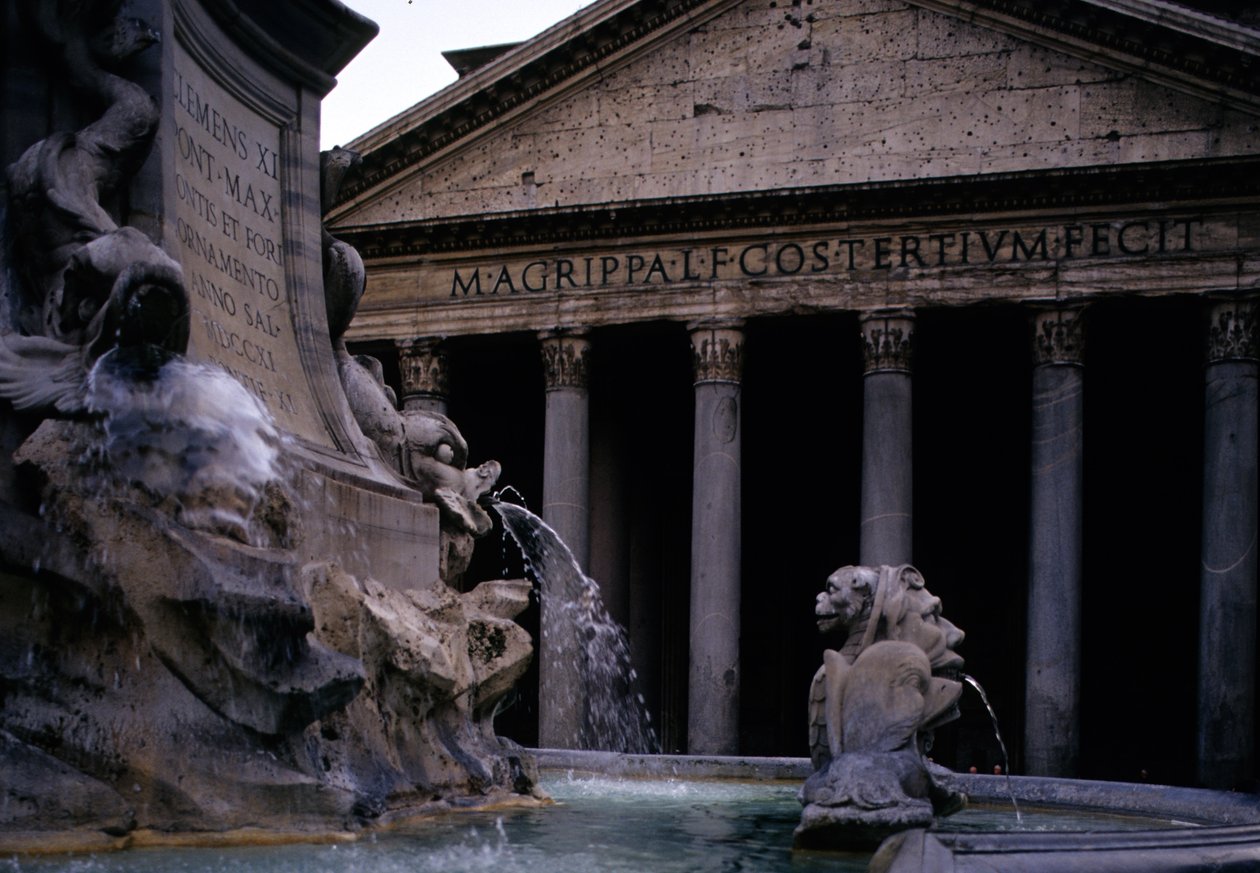 Pantheon ja suihkulähde tekijältä Roman
