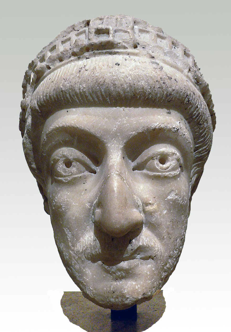 Theodosius II (marmori) tekijältä Roman