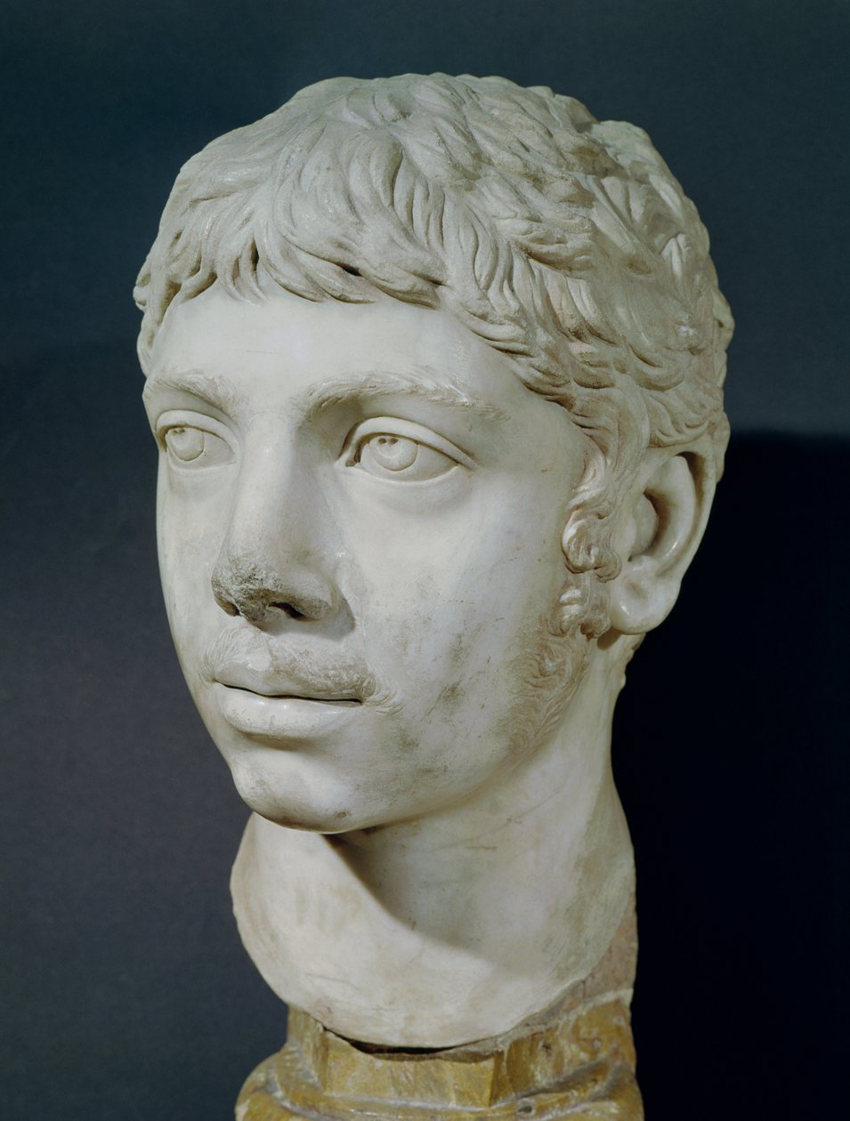Heliogabaluksen rintakuva (204-222) tekijältä Roman