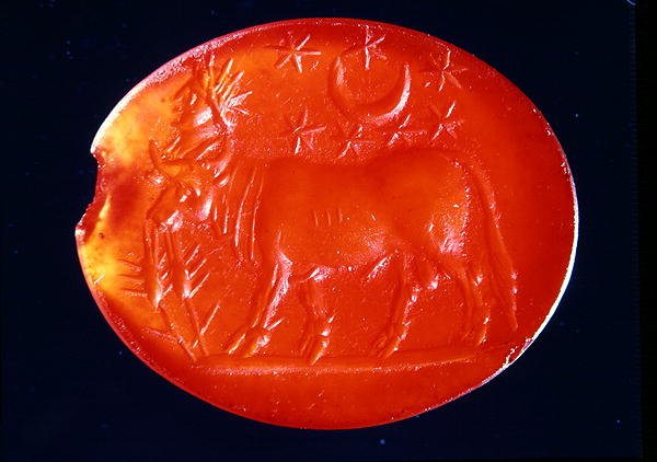 Apis, 2.-4. vuosisata jKr. (karneoli) tekijältä Roman Roman