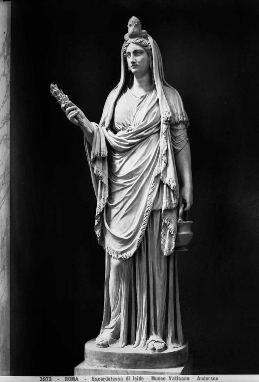Isisin patsas (marmori) tekijältä Roman Roman
