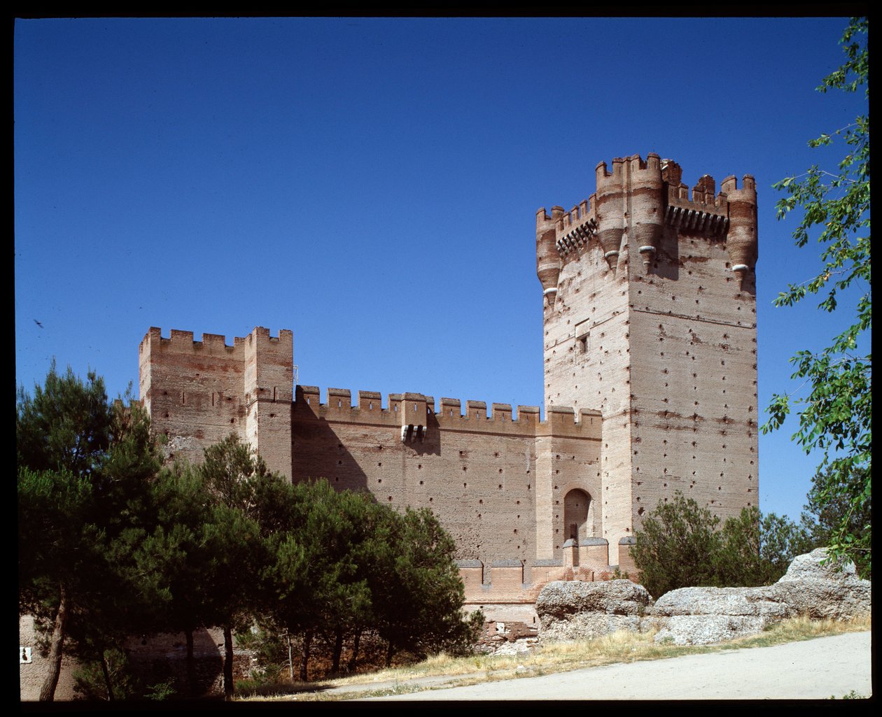 La Motan linna tekijältä Spanish School