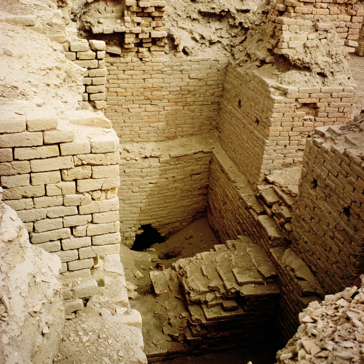 Palatsin raunio tekijältä Sumerian
