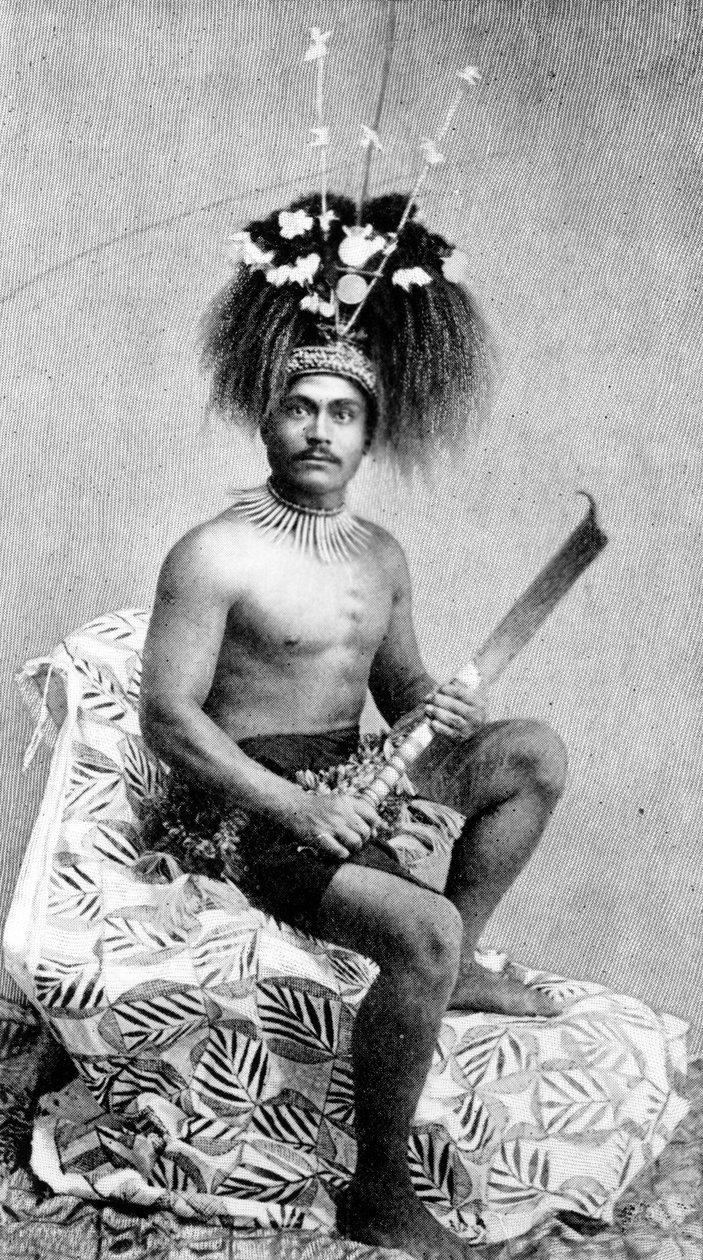 Talolo, yllään manaian juhlapuku, n.1895 tekijältä Thomas Andrew