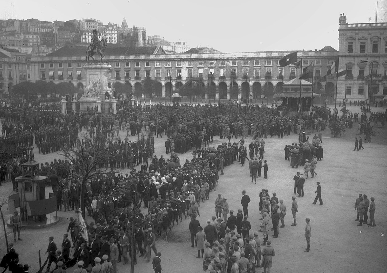 Voitonjuhlat Praca do Comerciolla, Lissabon, 1918 tekijältä Unbekannt Unbekannt