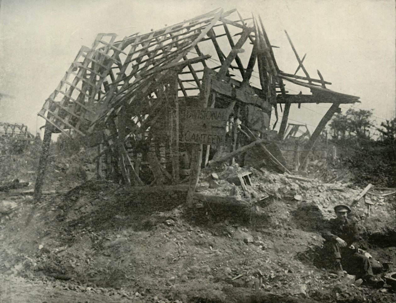Kylä länsirintamalla, 1919. tekijältä Unbekannt