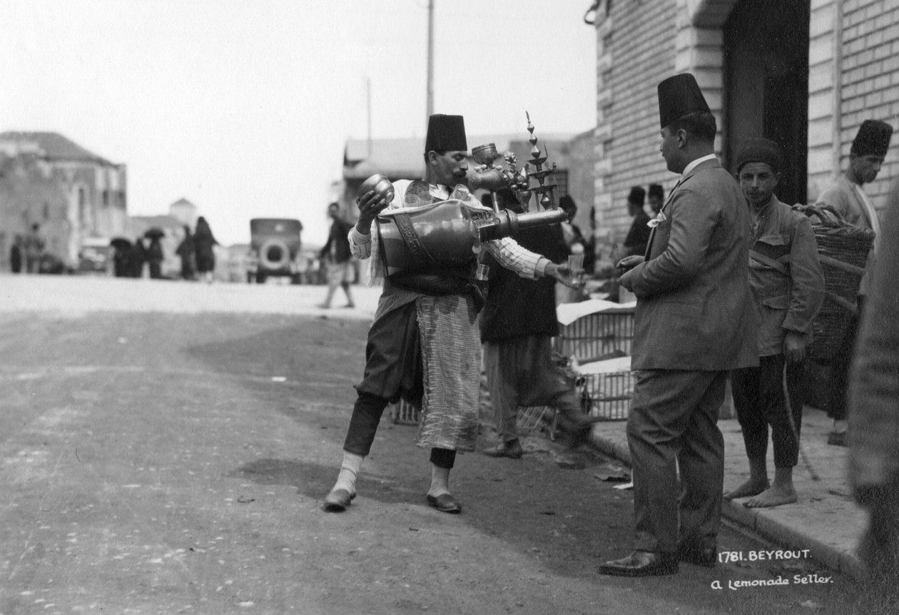 Limonadimyyjä, Beirut, Libanon, 1920-c1930-luku tekijältä Unbekannt