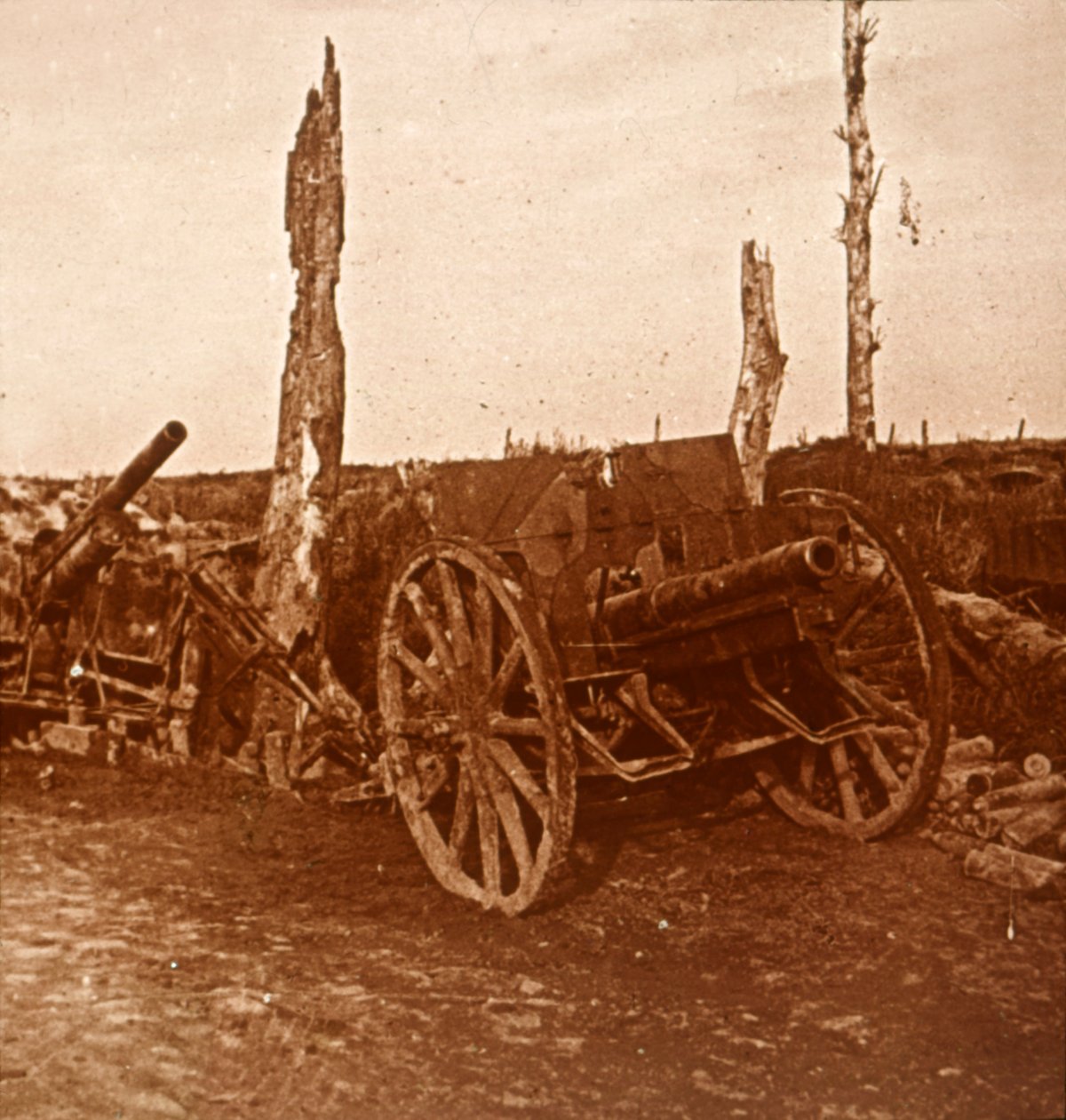 Hylätyt tykit, c1914-c1918 tekijältä Unbekannt