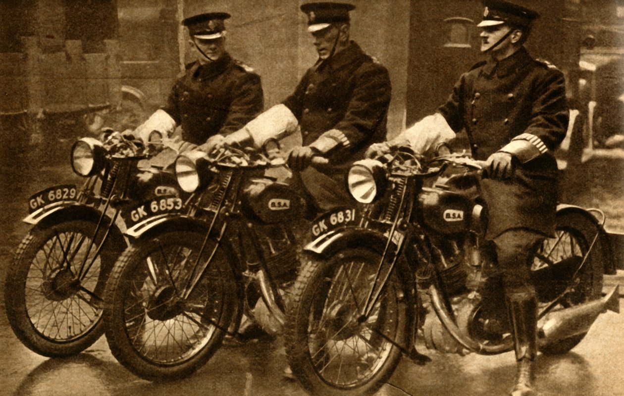 Britannian poliisi BSA-moottoripyörillä, 1931, 1933. tekijältä Unbekannt
