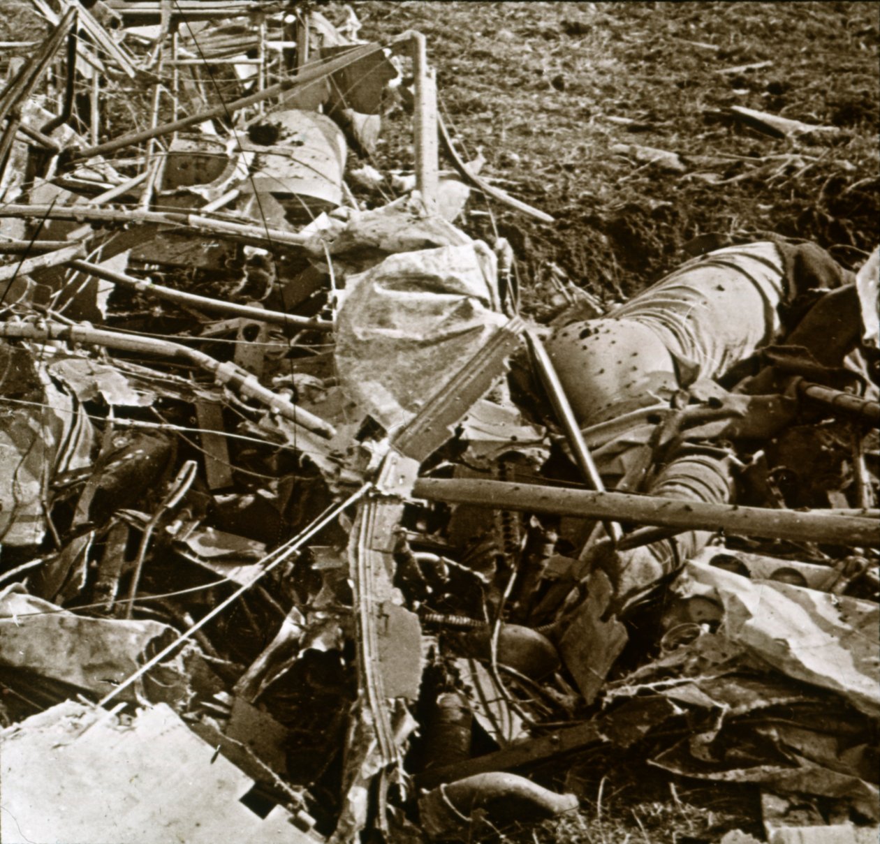 Pudonnut kone, Aisne, Ranska, c1914-c1918 tekijältä Unbekannt