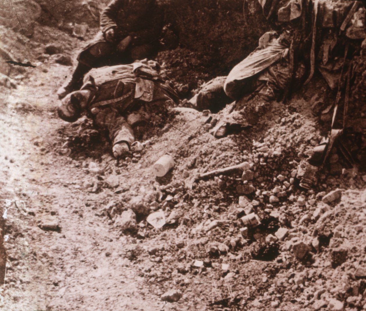 Kuolleet ruumiit, Beauséjour, Pohjois-Ranska, c1914-c1918 tekijältä Unbekannt