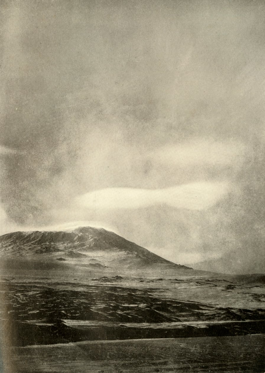 Dumb-Bell Cloud Above Erebus, c1908, 1909. tekijältä Unbekannt