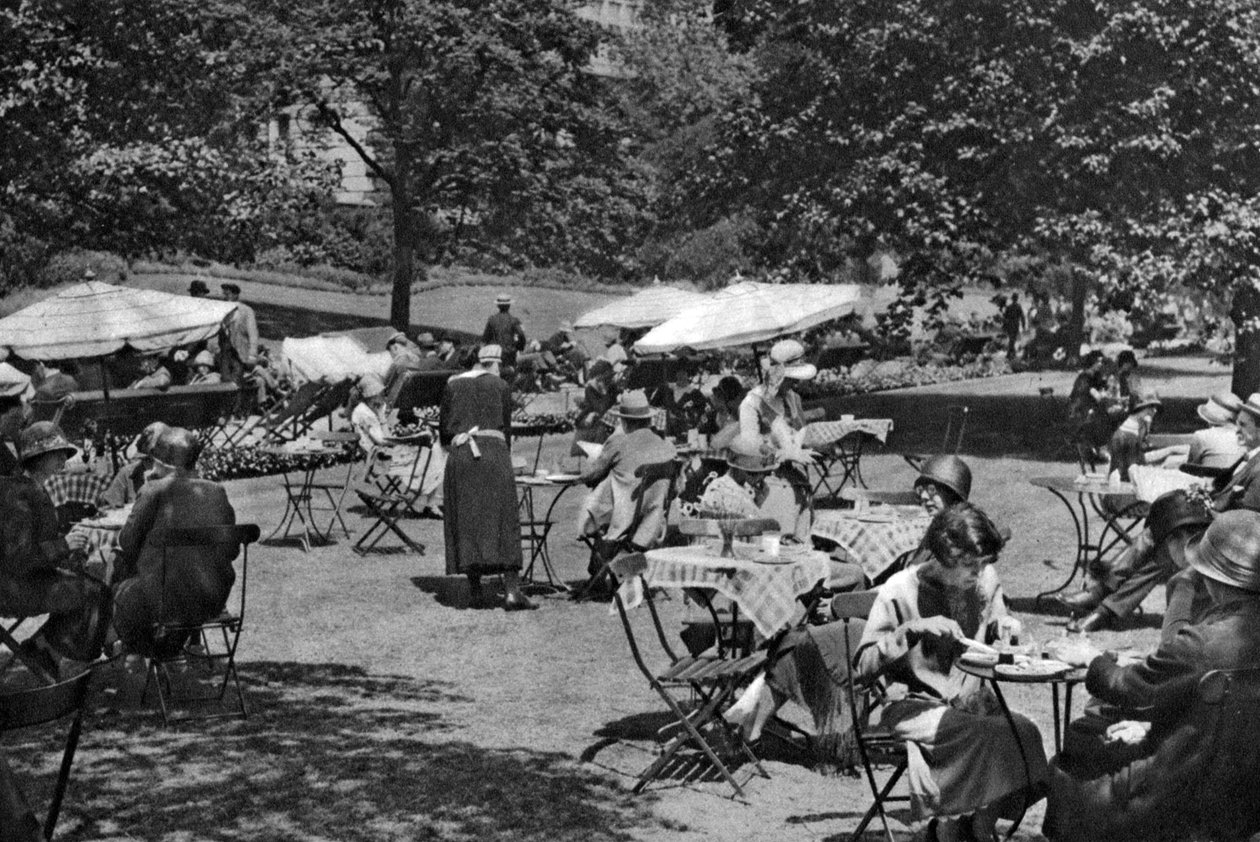 Embankment Gardens, Charing Cross, Lontoo, 1926-1927 tekijältä Unbekannt