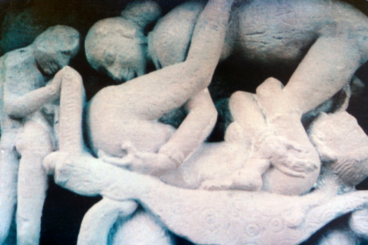 Erotic Sculpture, Khajuraho, Intia. c950-1050. 20. vuosisata tekijältä Unbekannt