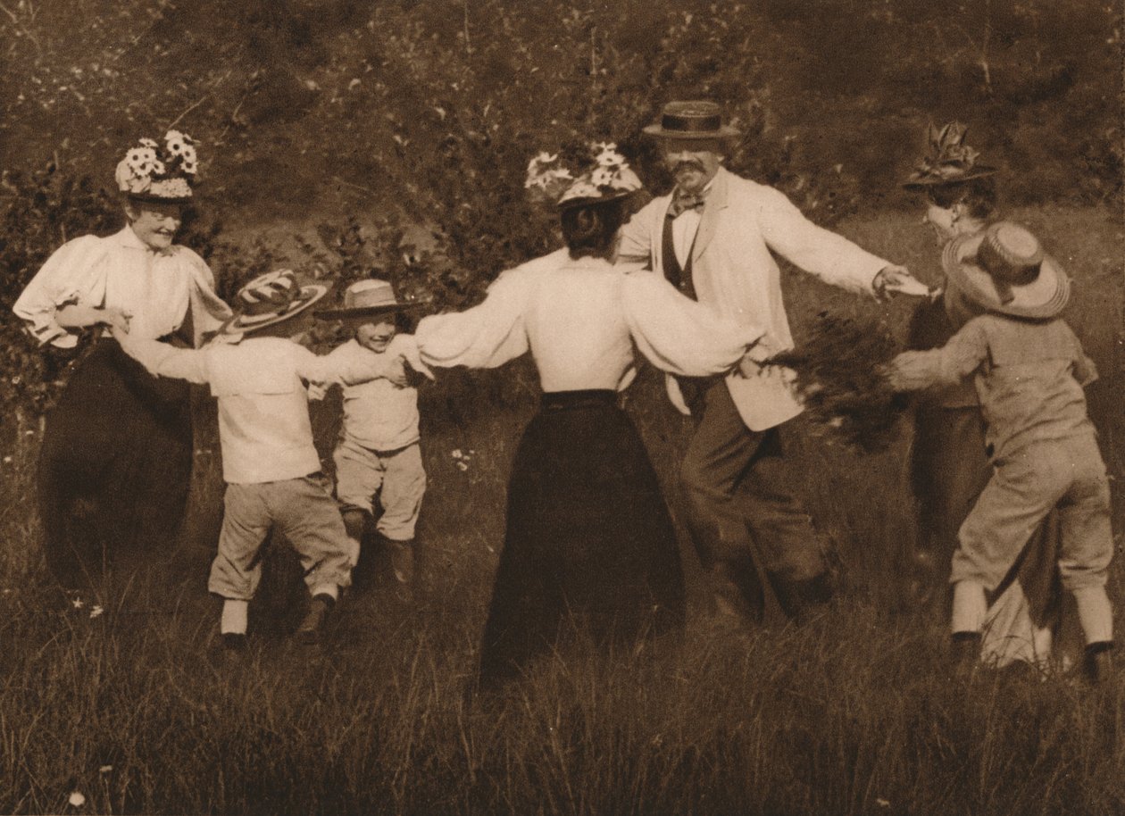 Perhe pelaamassa pelejä pellolla, 1937 tekijältä Unbekannt