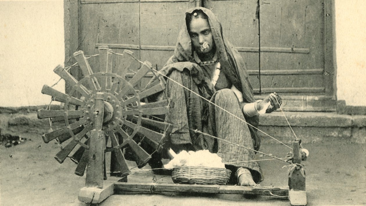 Female Spinning, Jaipur. tekijältä Unbekannt