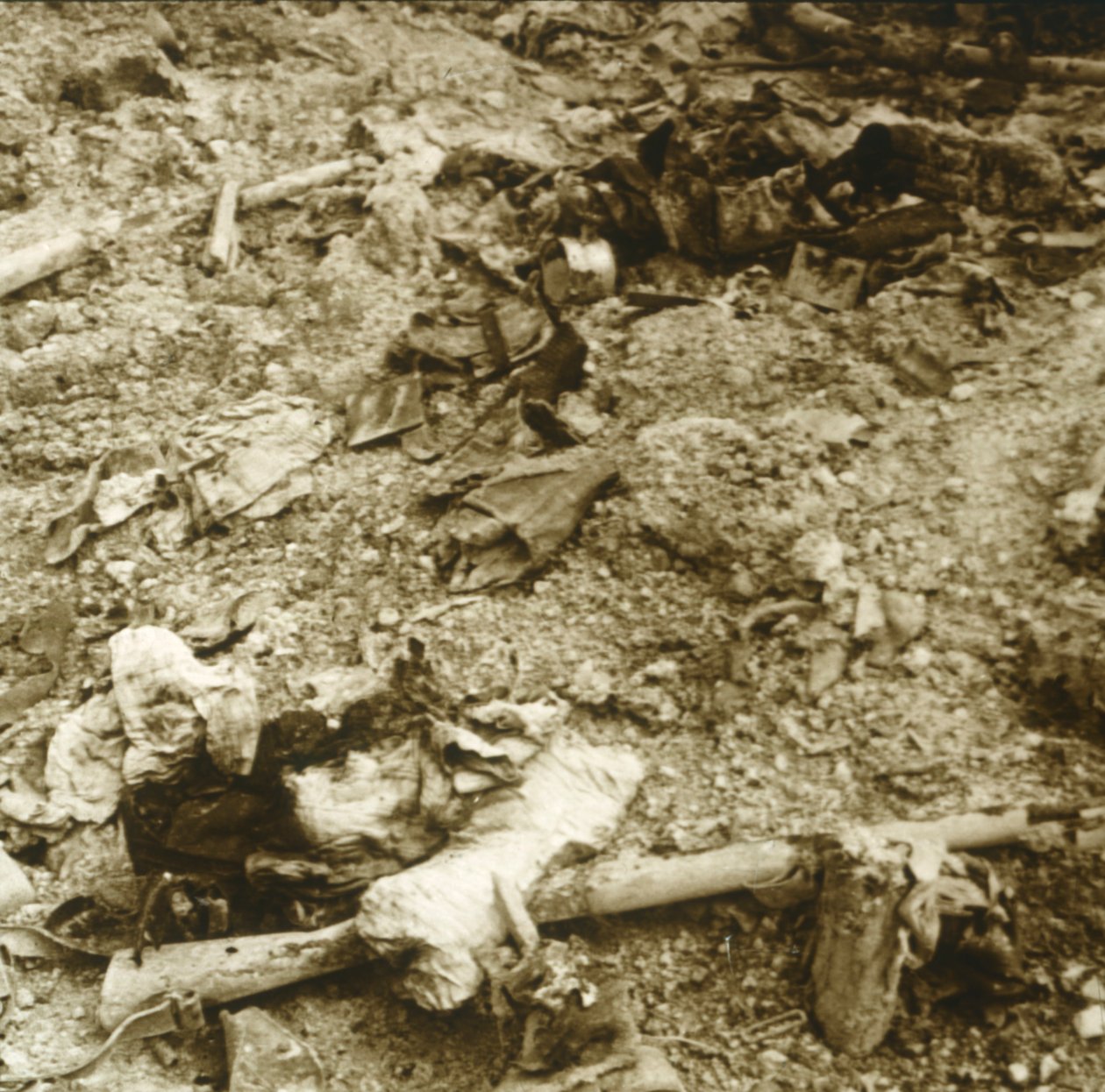 Ihmisjäännökset, Verdun, Pohjois-Ranska, c1914-c1918 tekijältä Unbekannt