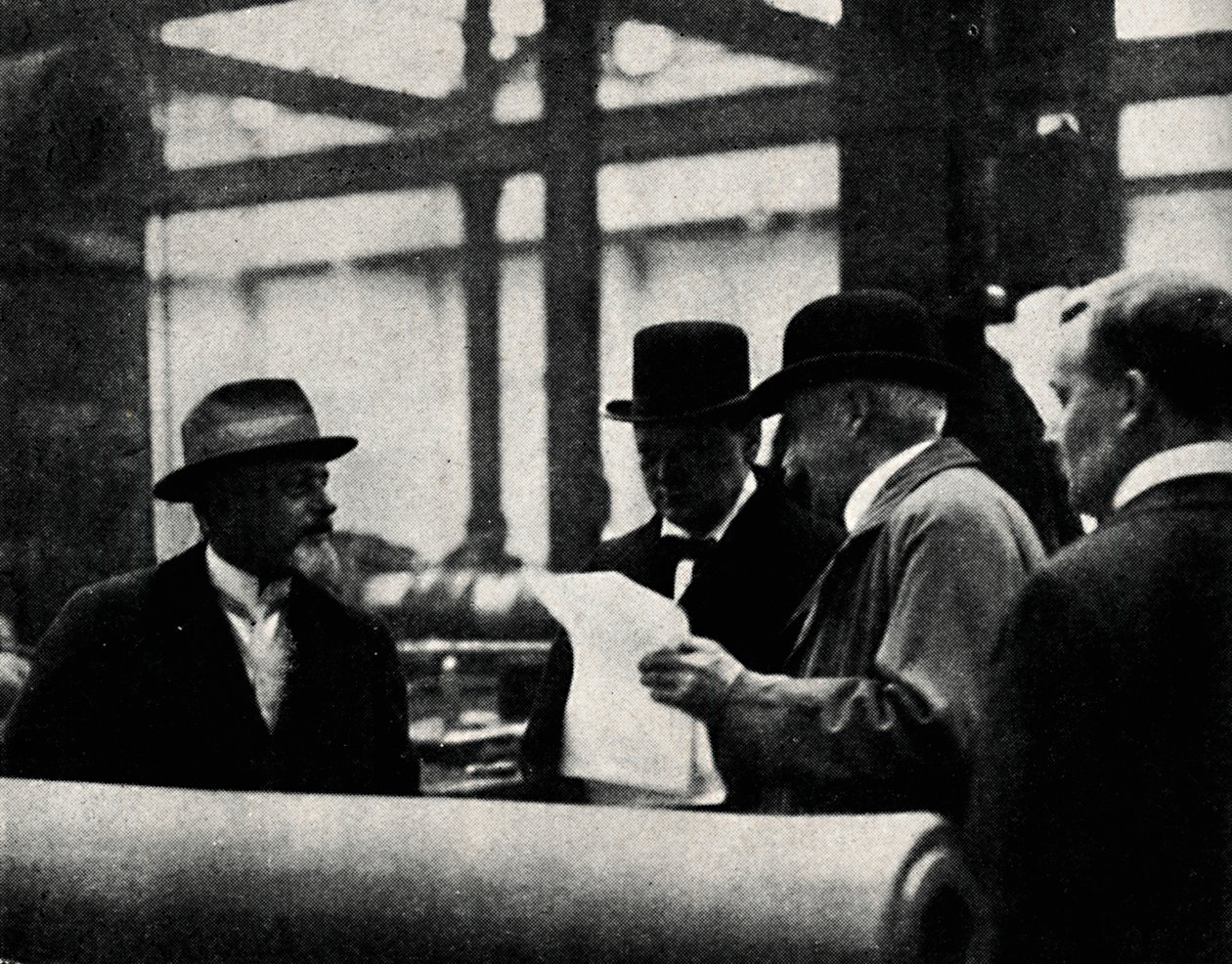 Asetehtaan tarkastus, c1917, 1945. tekijältä Unbekannt