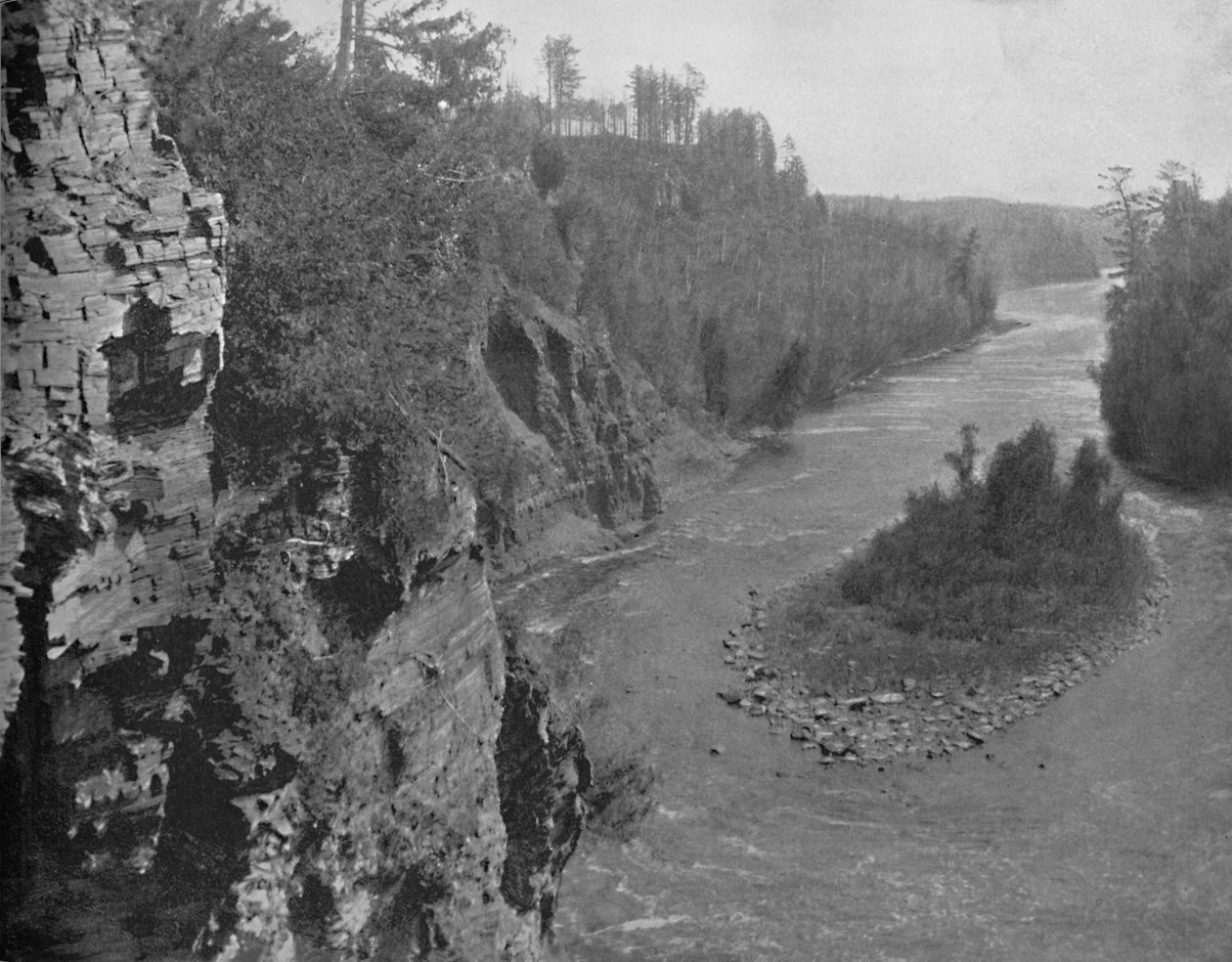 Kaministiquia-joki, Kakabeka Fallsin alapuolella, n. 1897. tekijältä Unbekannt