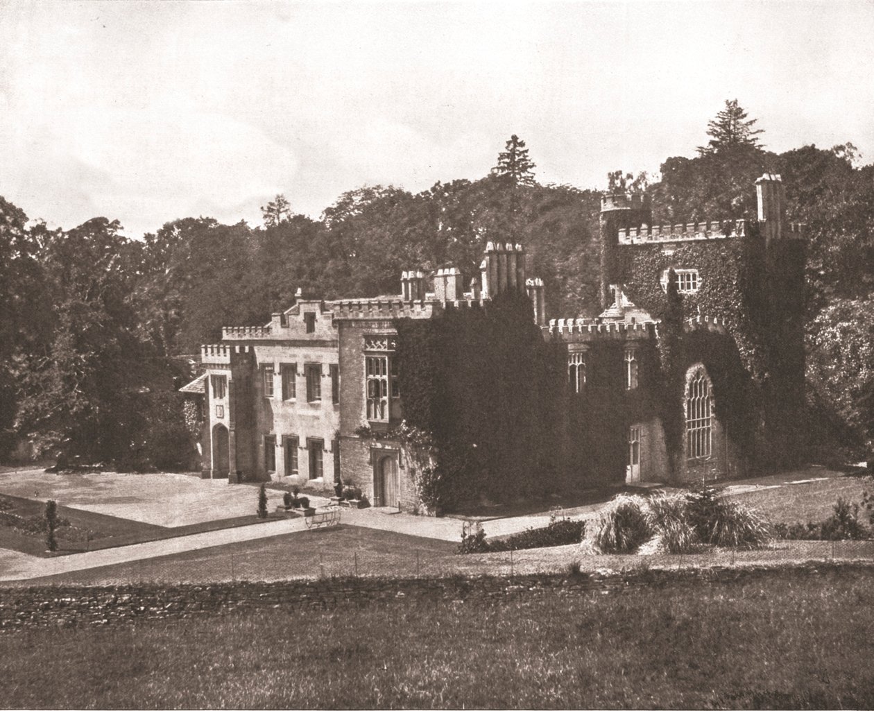 Kentchurch Court, Herefordshire, 1894. tekijältä Unbekannt
