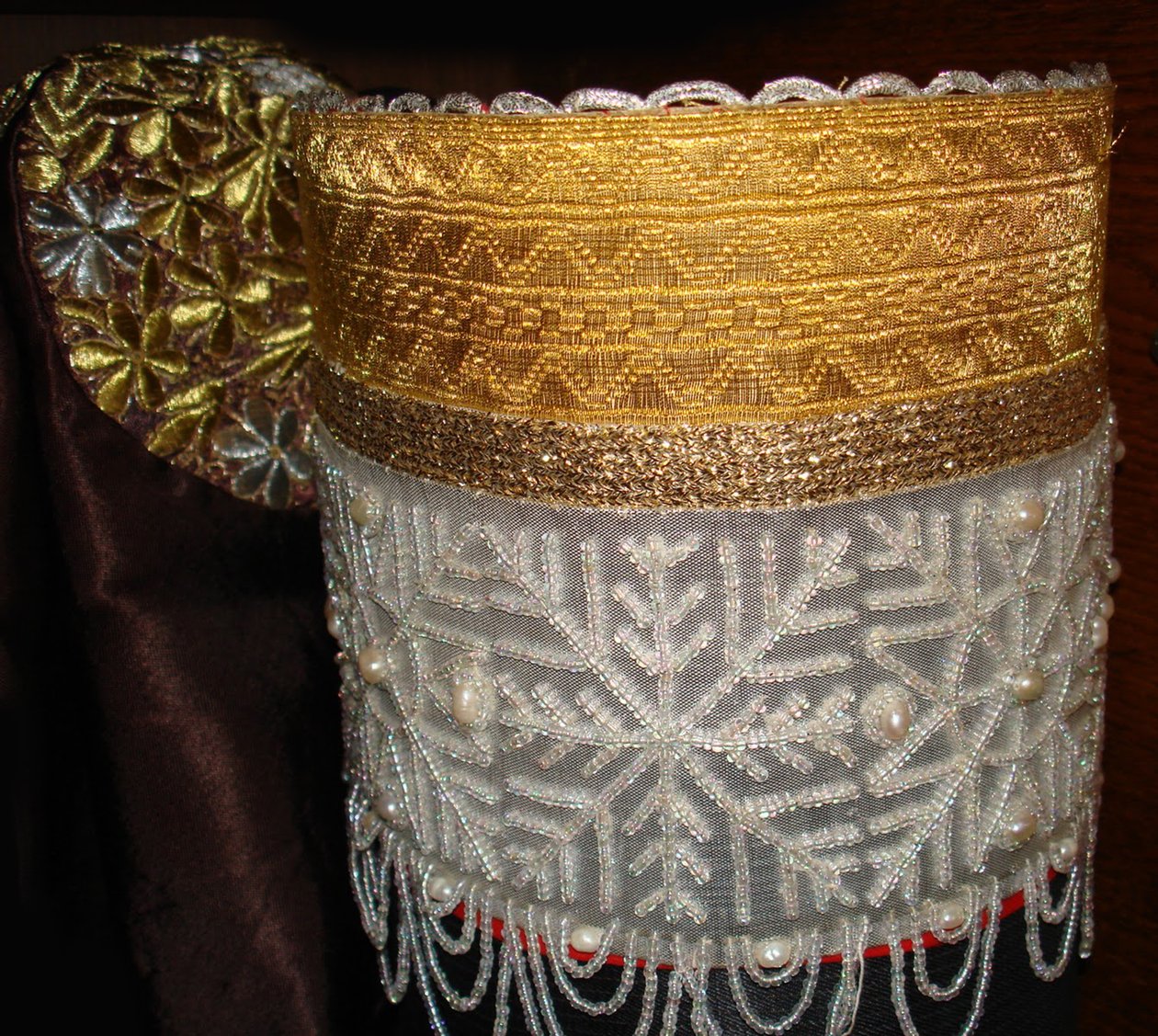 Kokoshnik, alku 19. hinta. tekijältä Unbekannt