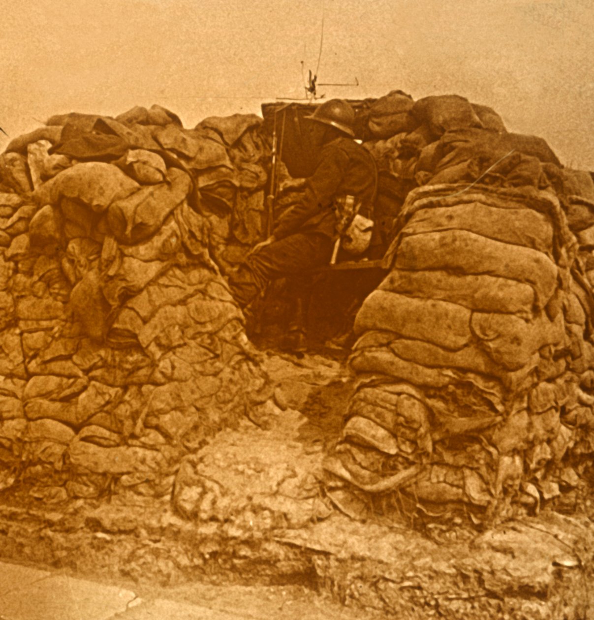 Varo etulinjassa, c1914-c1918 tekijältä Unbekannt
