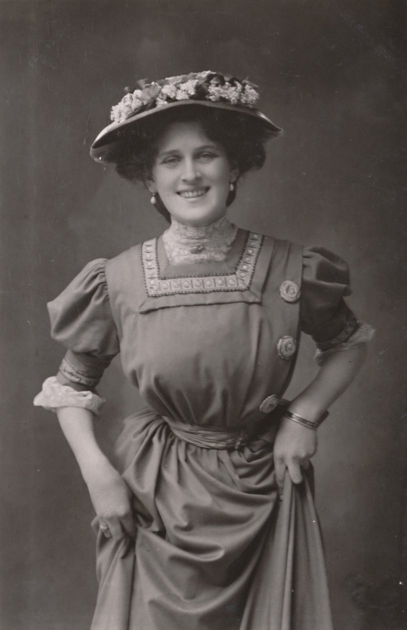 Neiti Zena Dare, 1887-1975, c1930. tekijältä Unbekannt