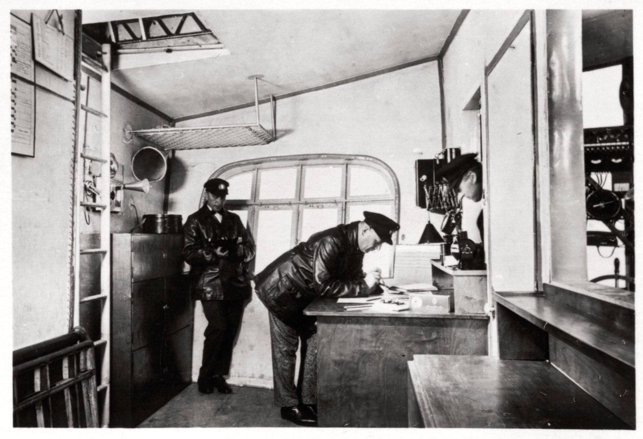 Navigointihuone, Zeppelin LZ 127 Graf Zeppelin, 1933 tekijältä Unbekannt