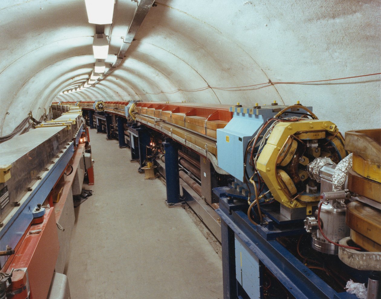 Hiukkaskiihdytintunneli, Cern, Geneve, 1900-luku tekijältä Unbekannt
