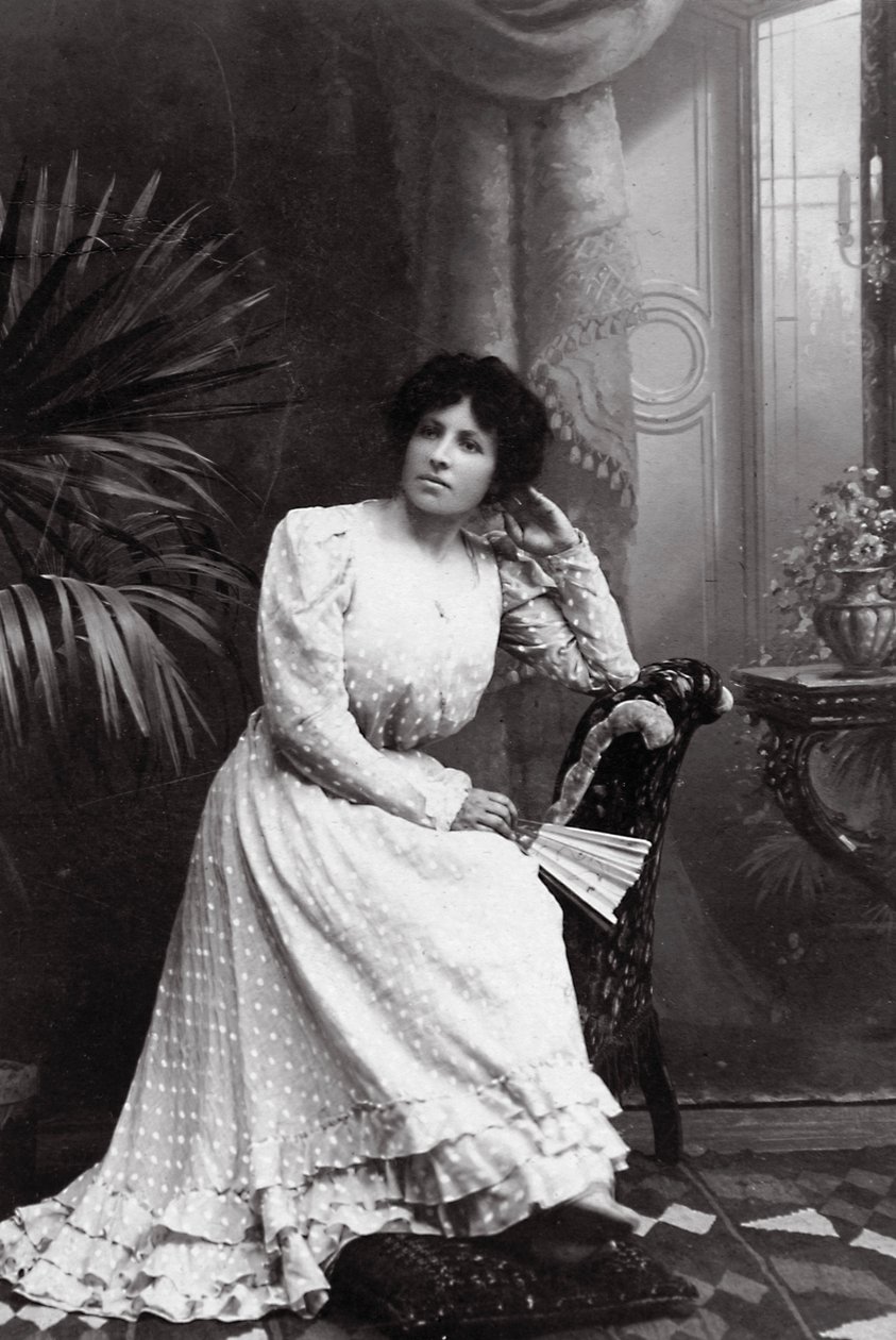 Antonina Dronkin muotokuva, c1900-c1908 tekijältä Unbekannt