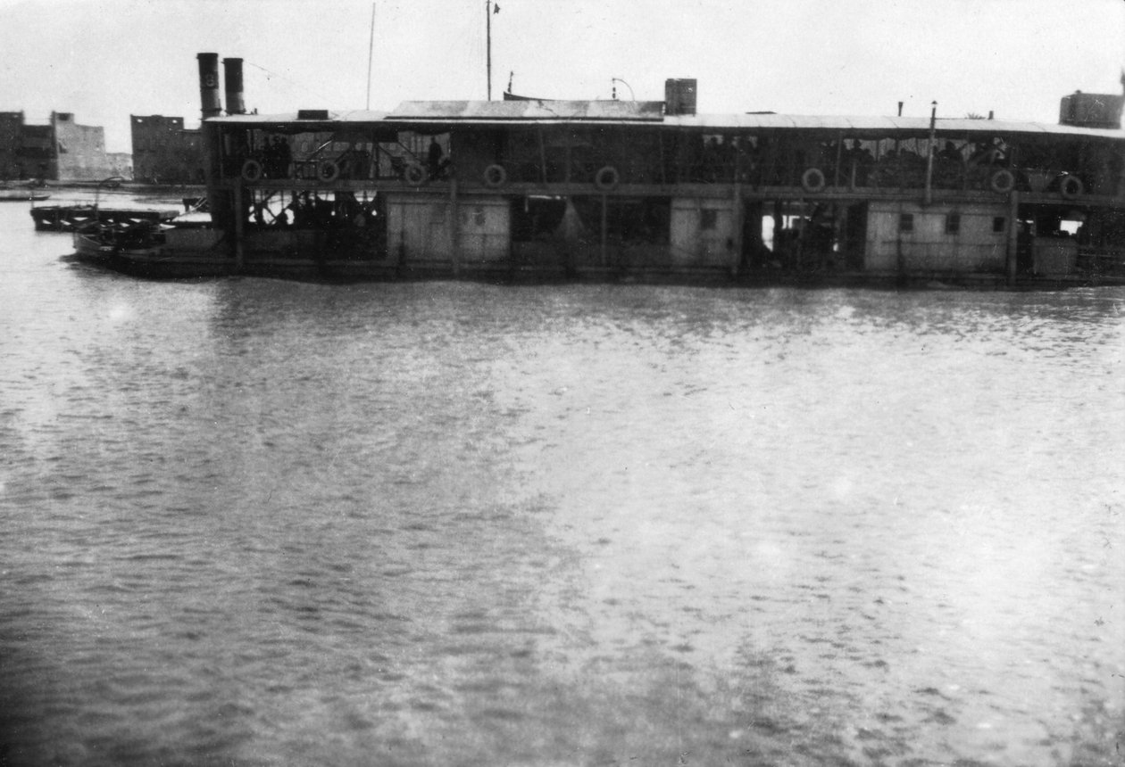 Jokivene Tigriksellä, Mosul, Mesopotamia, 1918 tekijältä Unbekannt