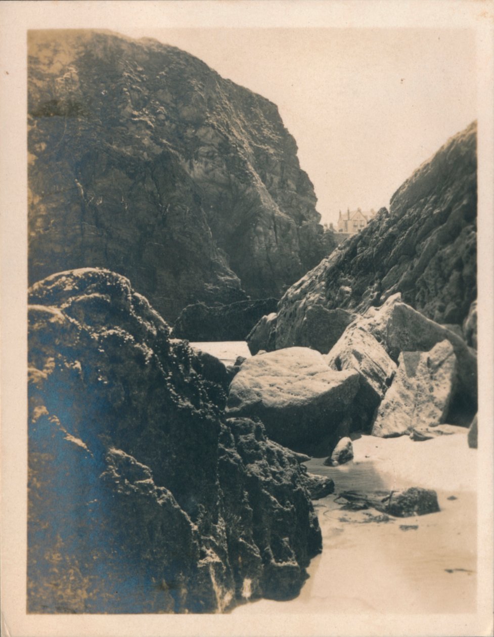 Rocks at Newquay, 1927 tekijältä Unbekannt
