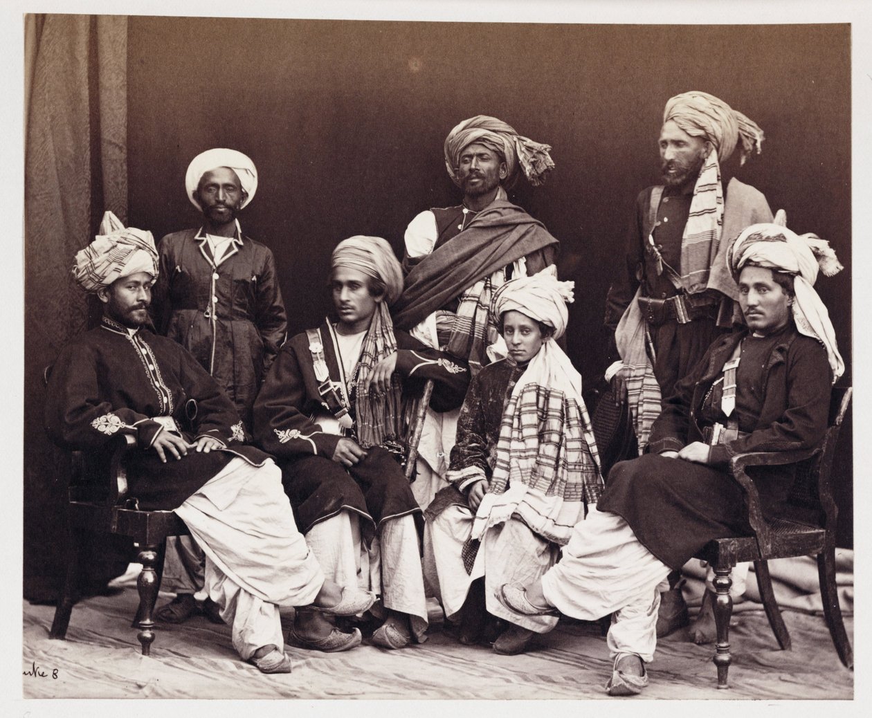 Nowroz Khanin pojat avustajien kanssa, n. 1878 tekijältä Unbekannt