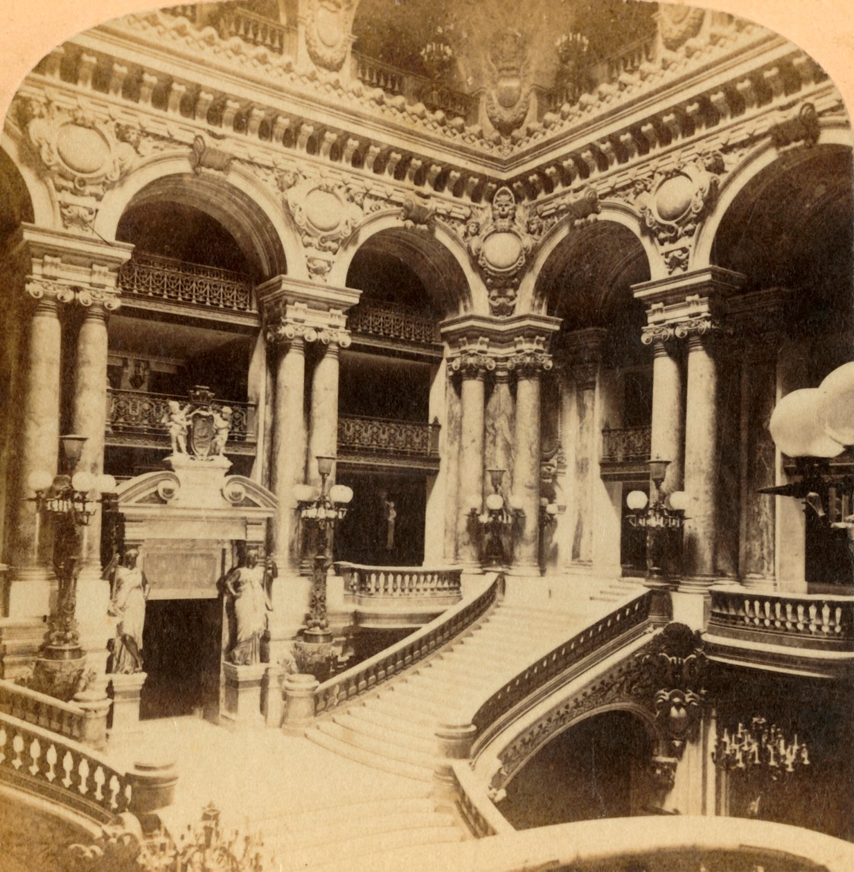 Portaat Grand Opera Housessa, Pariisissa, Ranskassa, c1900. tekijältä Unbekannt
