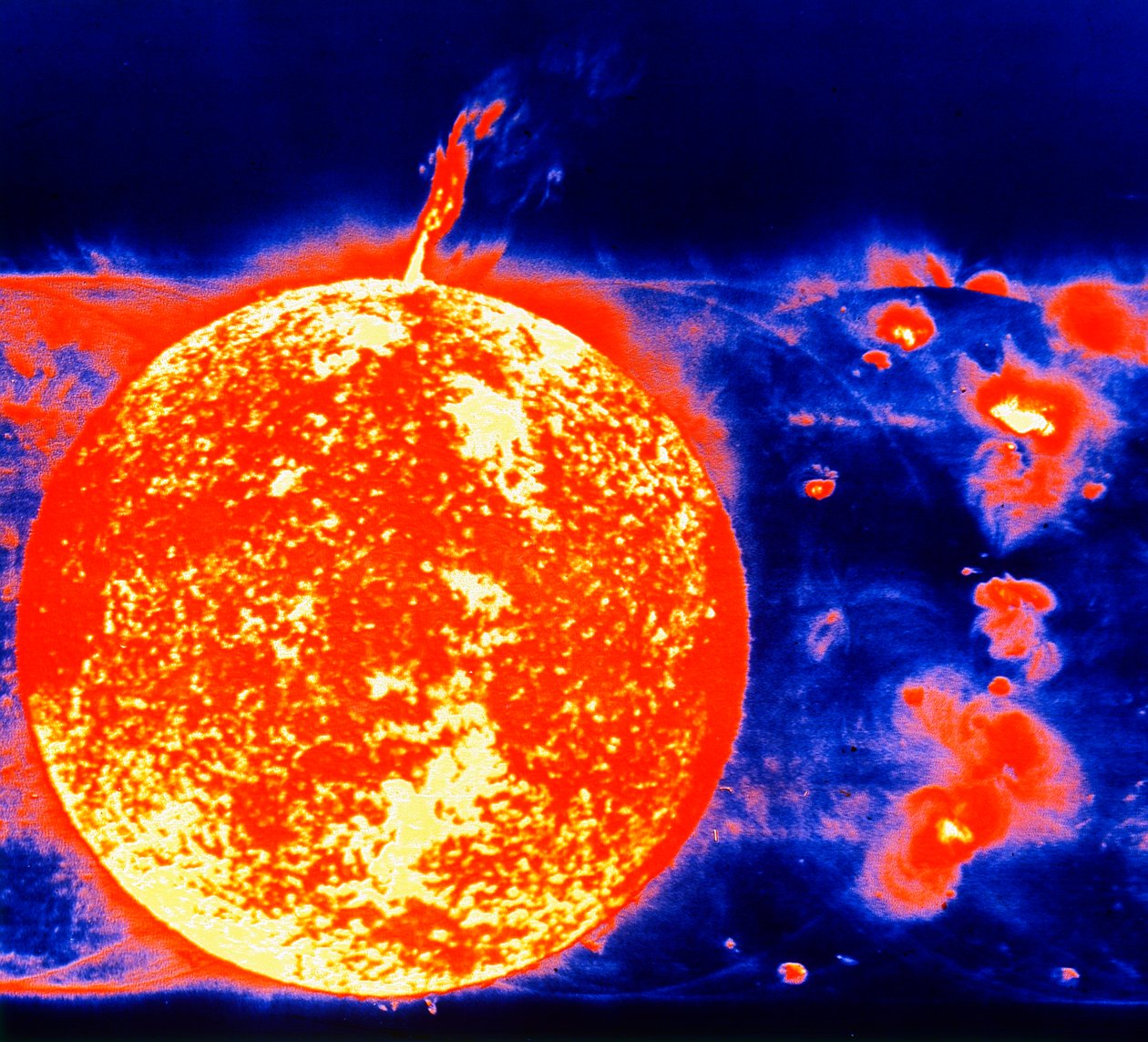 Auringonpilkkuja ja auringon näkymiä, 1973 tekijältä Unbekannt
