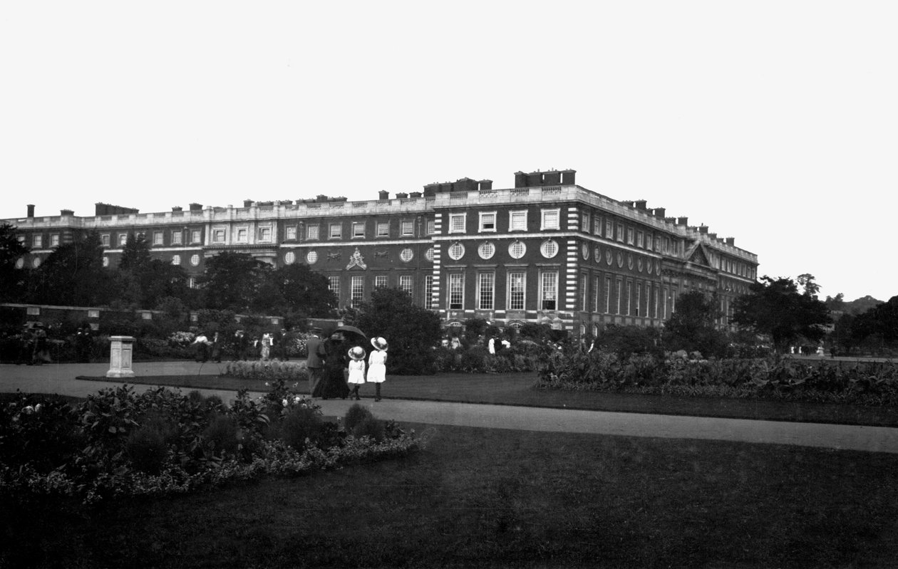 Palatsi, Hampton Court, 1900-luku tekijältä Unbekannt