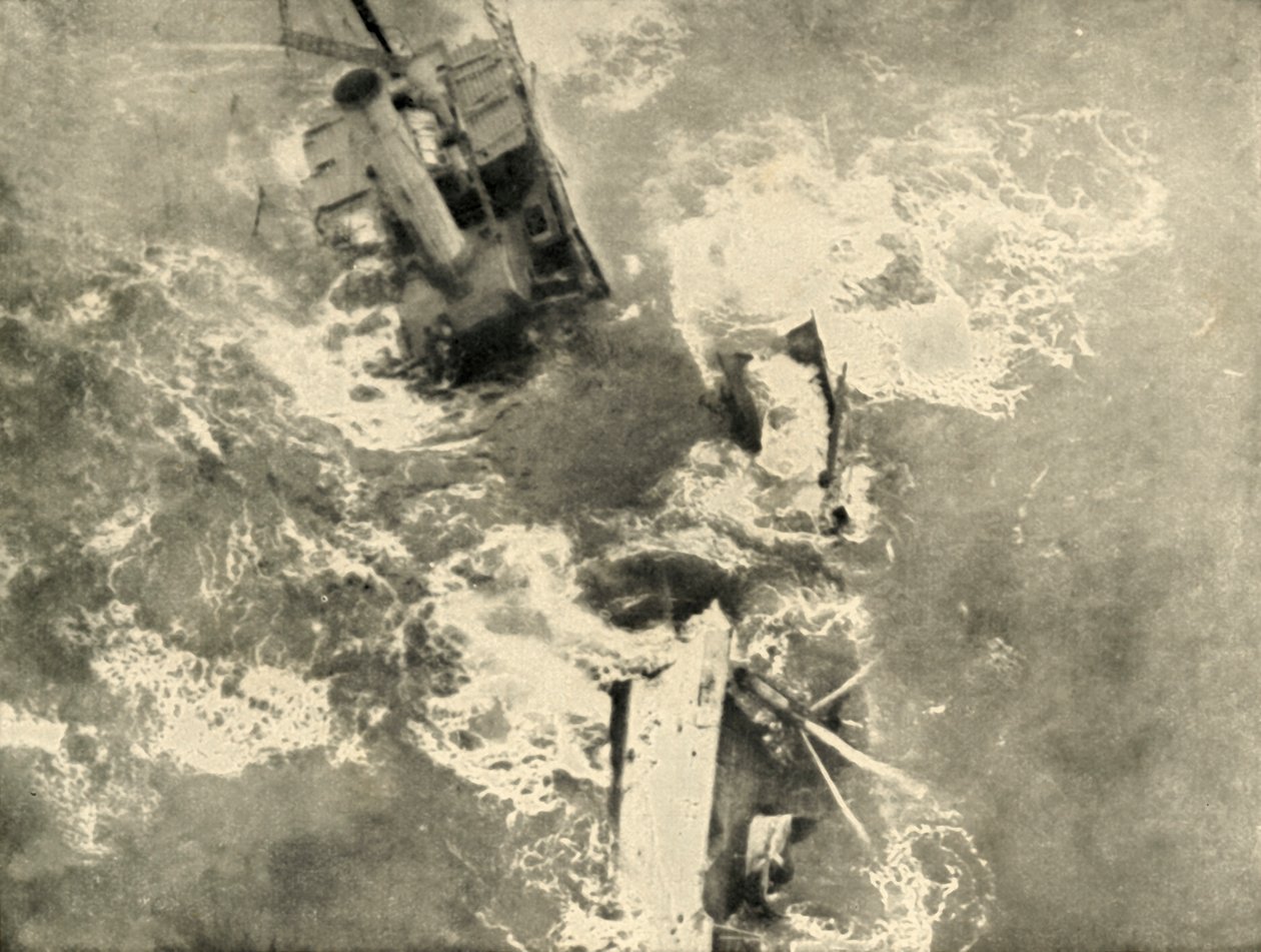 Pirates Work: Steamer Breaking Up, 1919. tekijältä Unbekannt