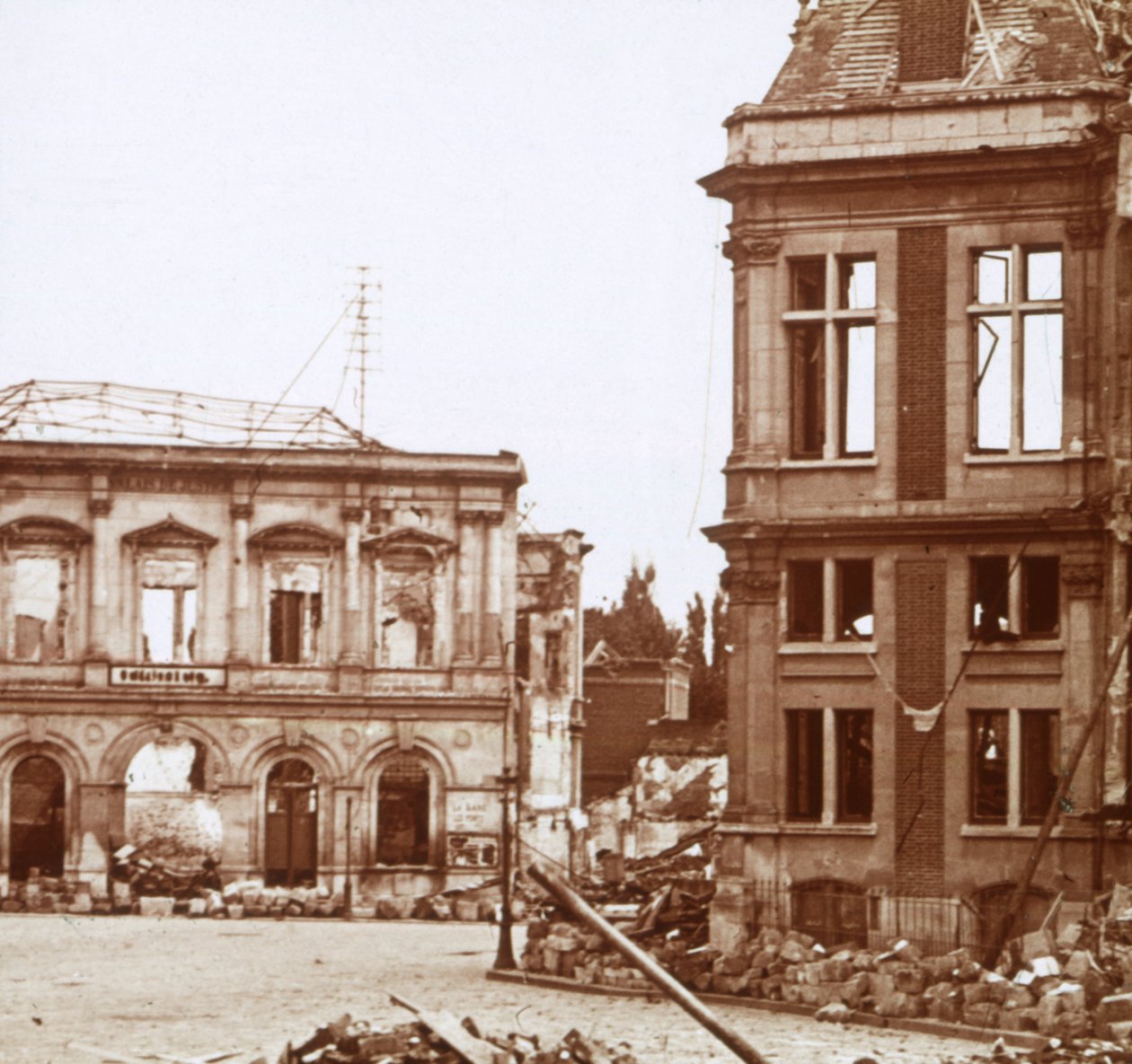 Kaupungintalo, Chauny, Ranska, c1914-c1918 tekijältä Unbekannt