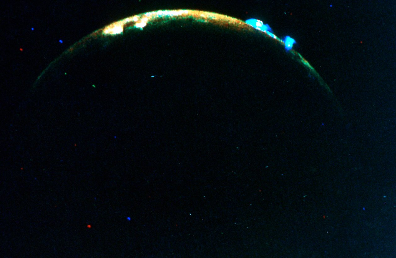 Tulivuorenpurkaus Jupiterin kuussa, katso, 1979 tekijältä Unbekannt