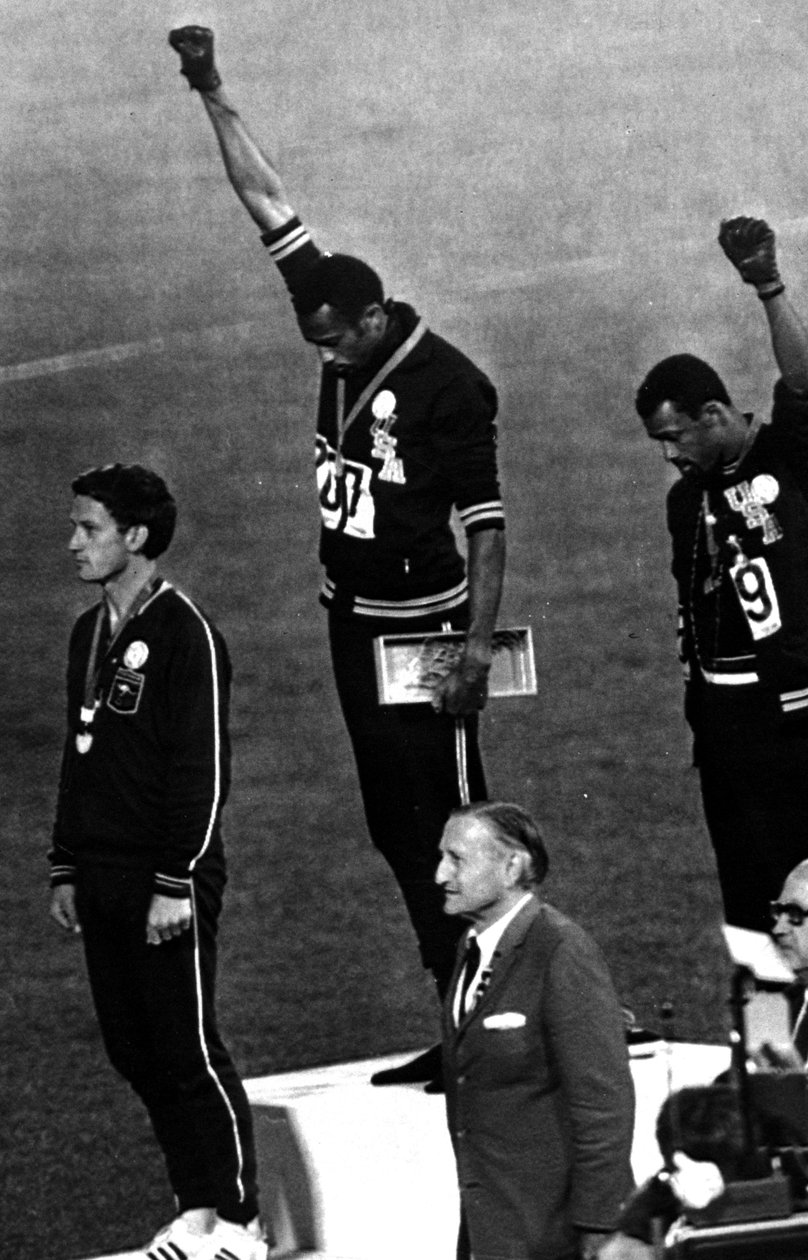 Miesten 200 metrin voittaja palkintokorokkeella, 1968 olympialaiset, Mexico City tekijältä Unbekannt Unbekannt