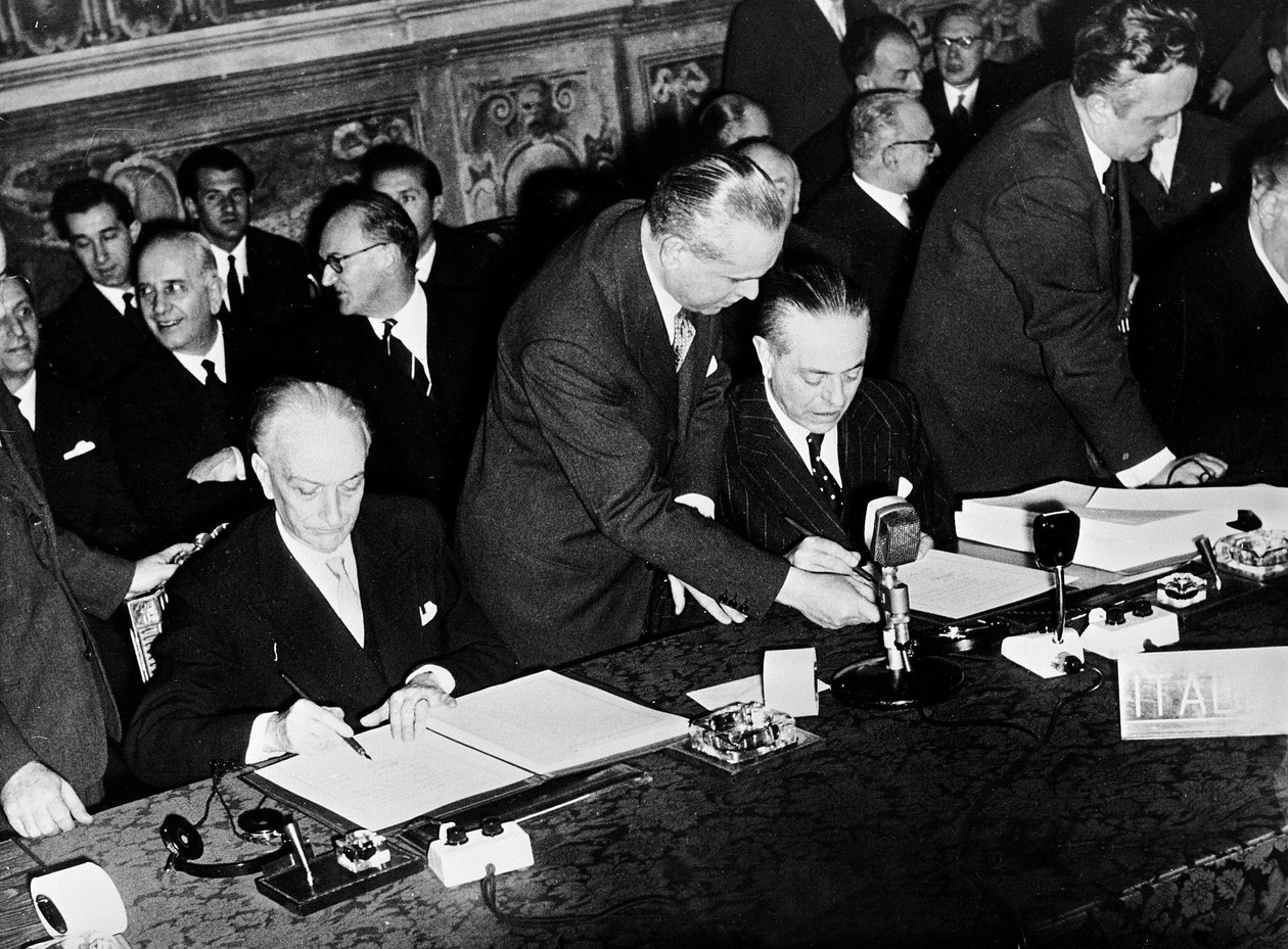Antonio Segni ja Gaetano Martino allekirjoittavat Rooman sopimukset Euroopan talousneuvoston perustamisesta tekijältä Unbekannt Unbekannt