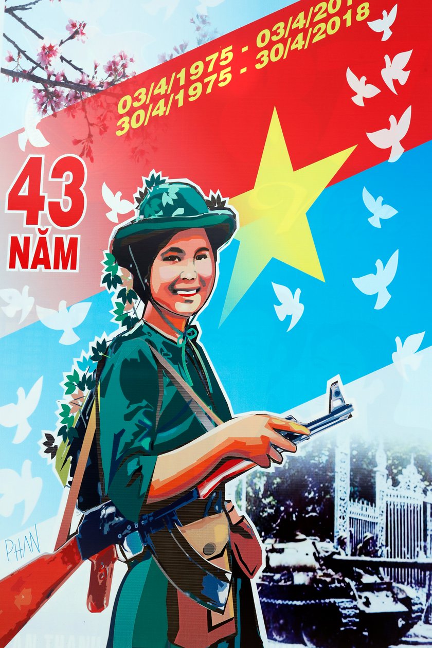 Kommunistisen hallituksen propagandajuliste kadulla, Dalat, Vietnam tekijältä Unbekannt Unbekannt