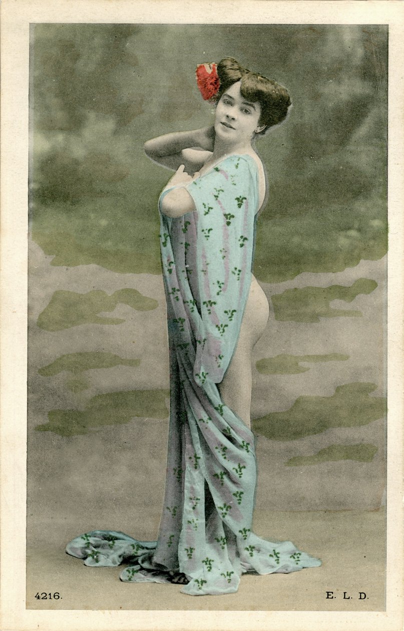 Alaston nainen, c. 1900-luvun alku (postikortti) tekijältä Alec Hunter