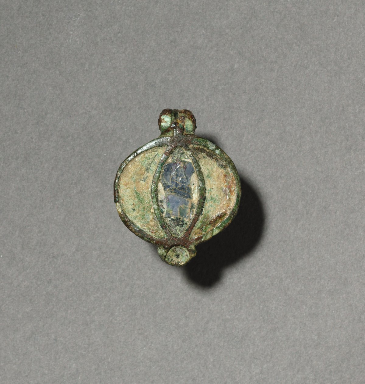 Koristeellinen rintakoru, n. 100-300 tekijältä Unbekannt