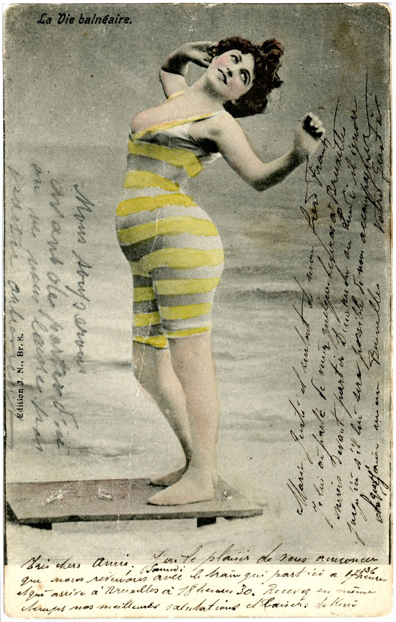 Nainen uimapuvuissa, c. 1900-luvun alku (postikortti) tekijältä Alec Hunter