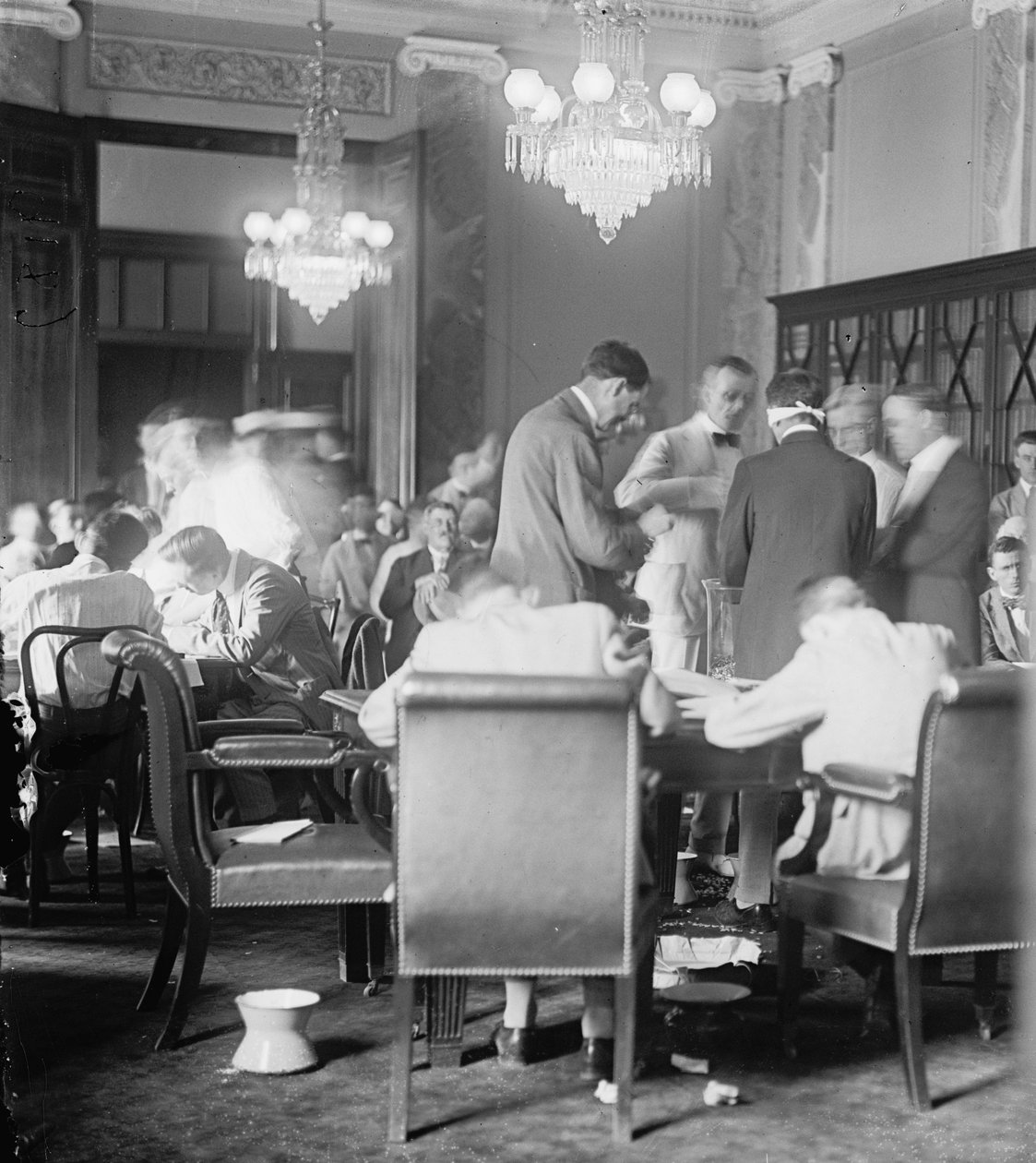 Ensimmäisen maailmansodan aikainen arvonta. tekijältä Unknown photographer