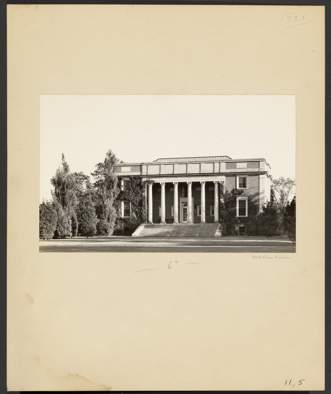 [Wheaton College: The Library (1923)] tekijältä Walker Evans
